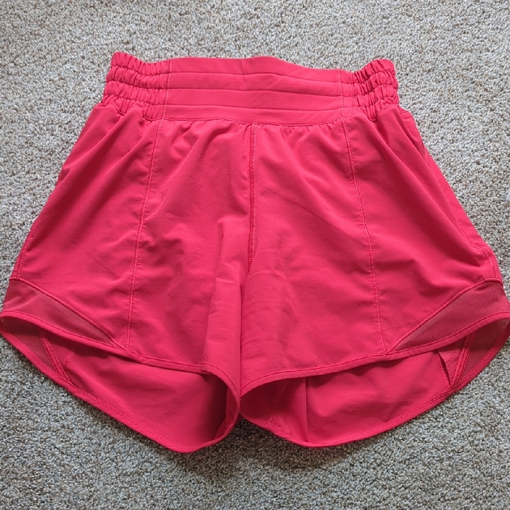 NEW Lululemon Hotty Hot High Rise 4" Shorts Size 2